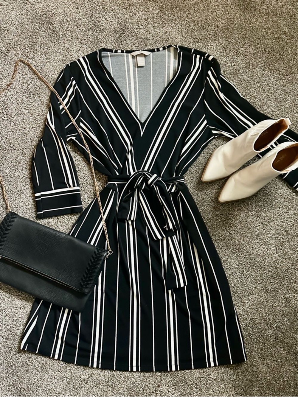H&M Black White Striped business causual Dress Size M Tie Waist V Neck